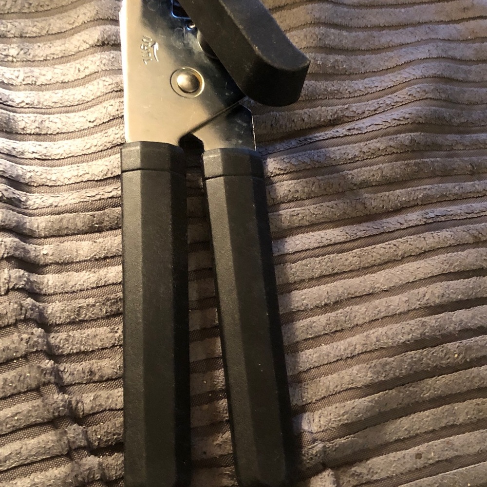 Black Manual Can Opener with Ergonomic Handles - Unbranded